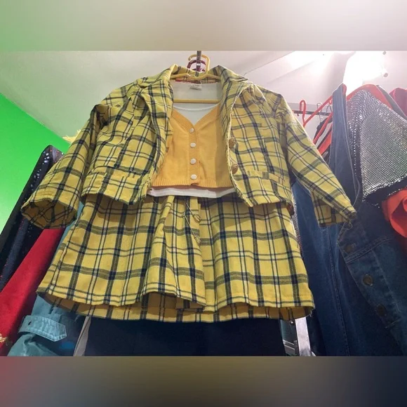 Clueless Cher Costume - Complete with wig, socks and vintage 90s shoes - Picture 16 of 16